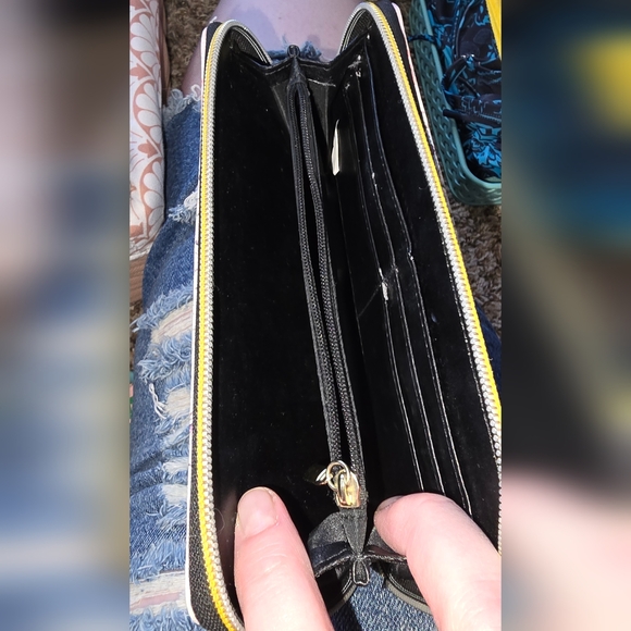 Skull & Roses Wallet - Picture 4 of 11